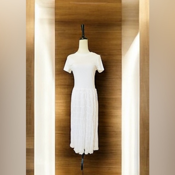 Lush Off-White Mixed Media Frill Skirt Dress. Size: L - Picture 2 of 5